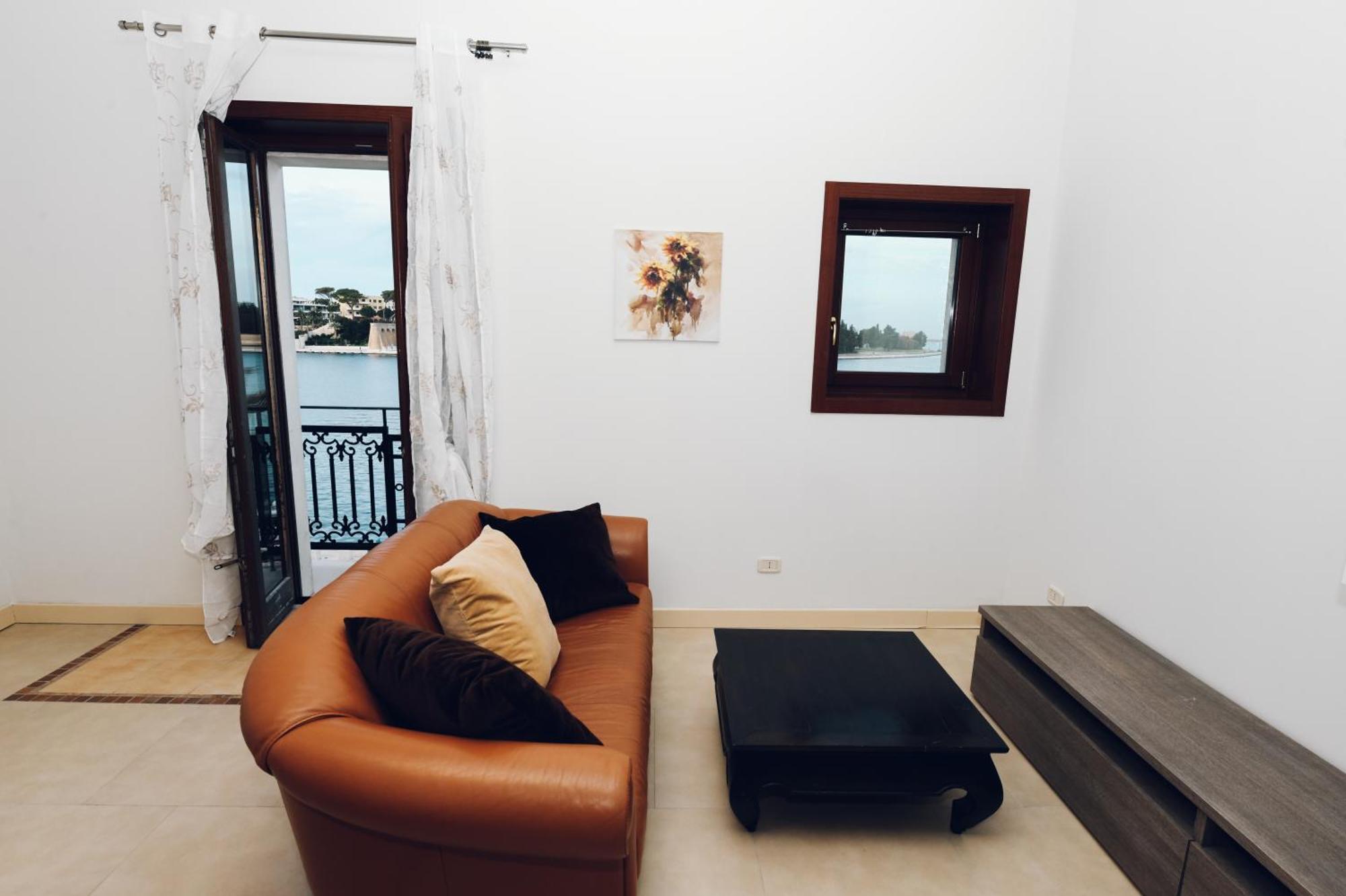 Verso Oriente Brindisi Exteriör bild